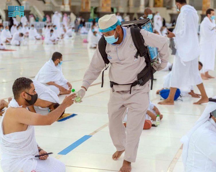 Lebih dari 15 juta botol air Zamzam didistribusikan di Masjidil Haram