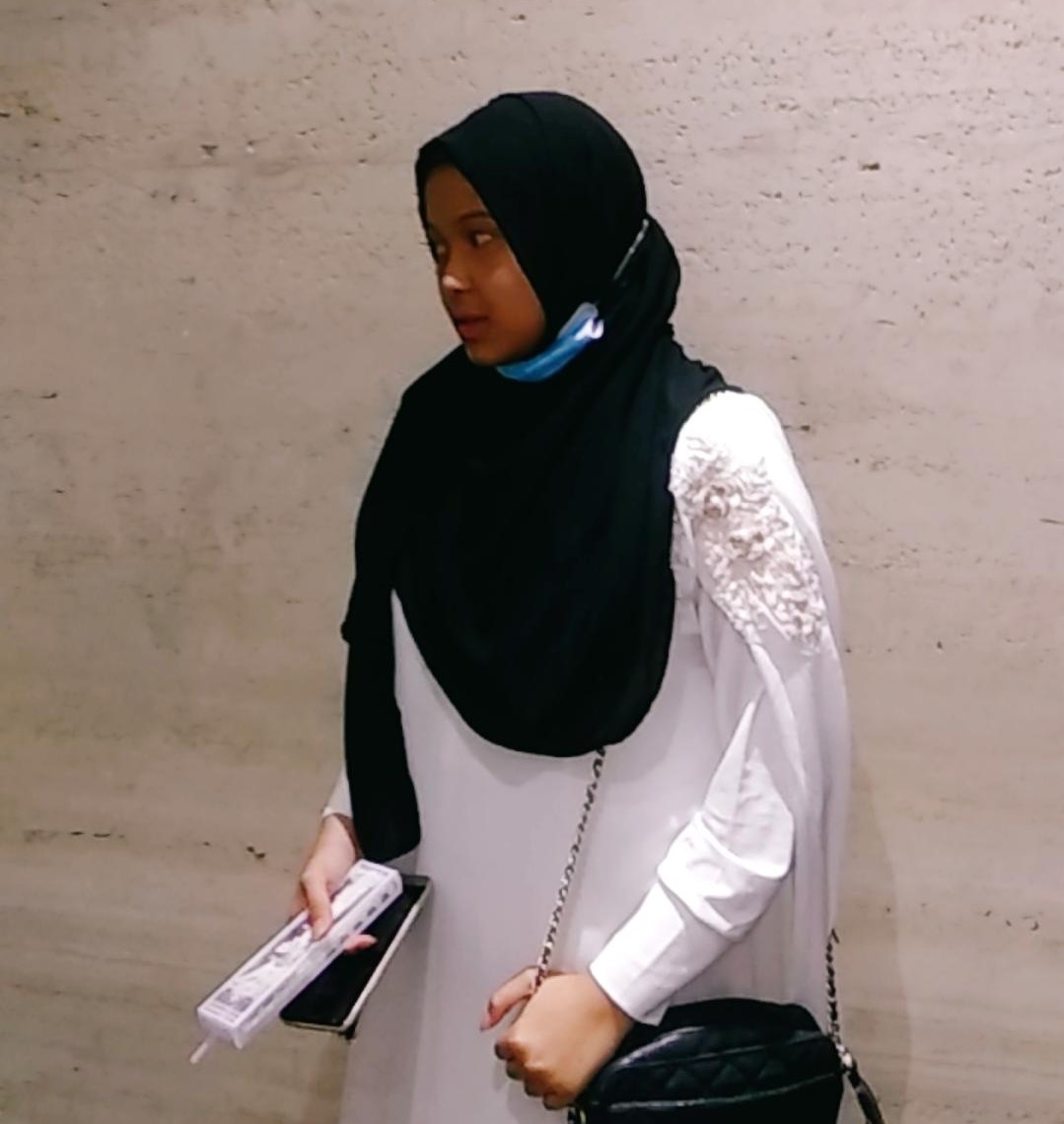 Anais, remaja yang kuasai 10 bahasa