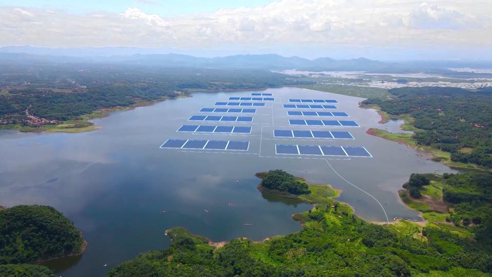 ‘Financial closing’ tercapai, PLTS terapung Indonesia-UEA diharapkan rampung November 2022