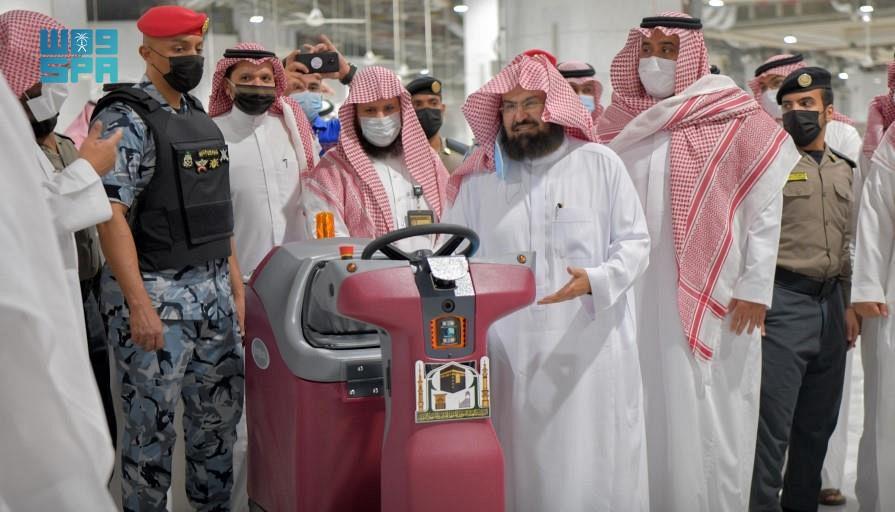 Robot desinfeksi sterilkan Masjidil Haram 2.000 meter persegi per jam