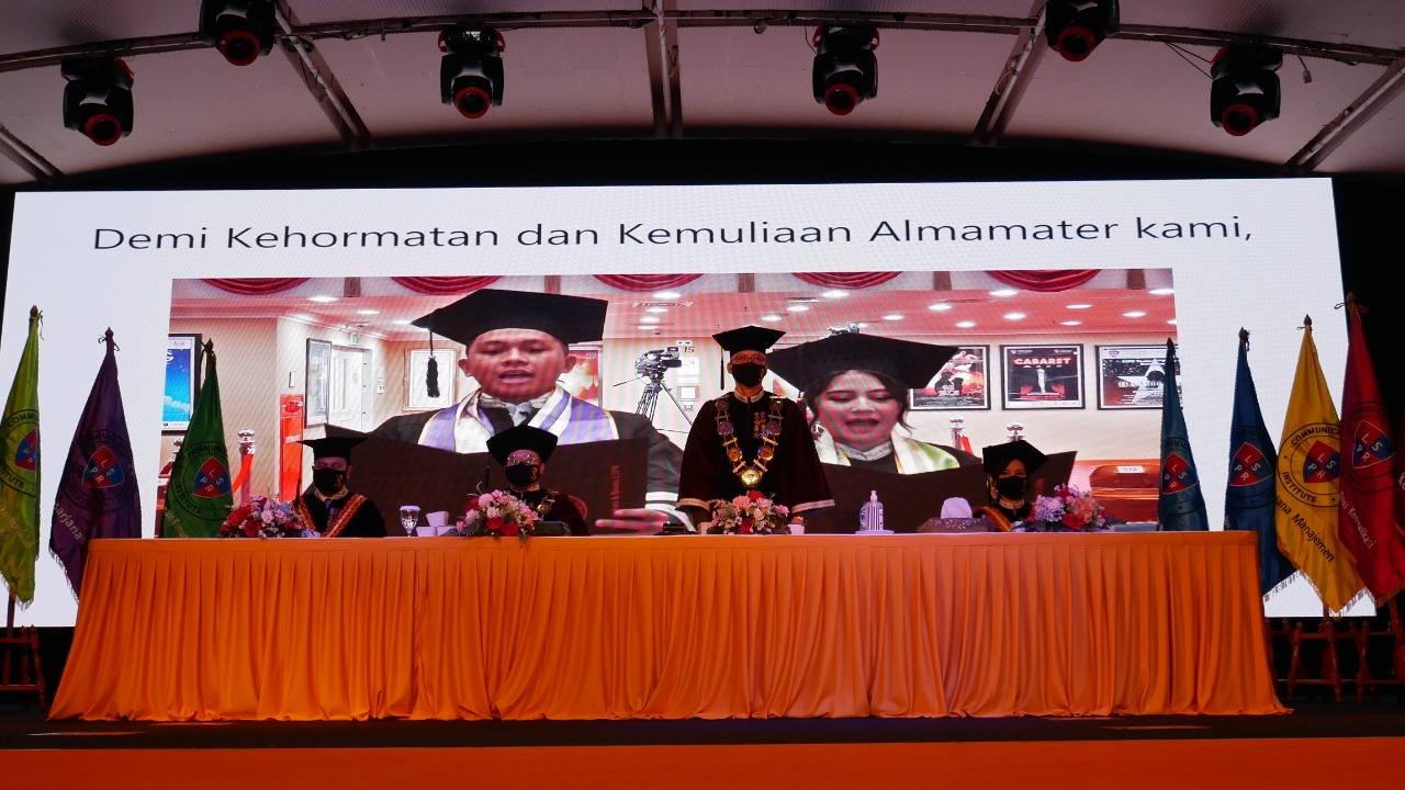 Prilly Latuconsina lulusan terbaik ilmu komunikasi LSPR 2021
