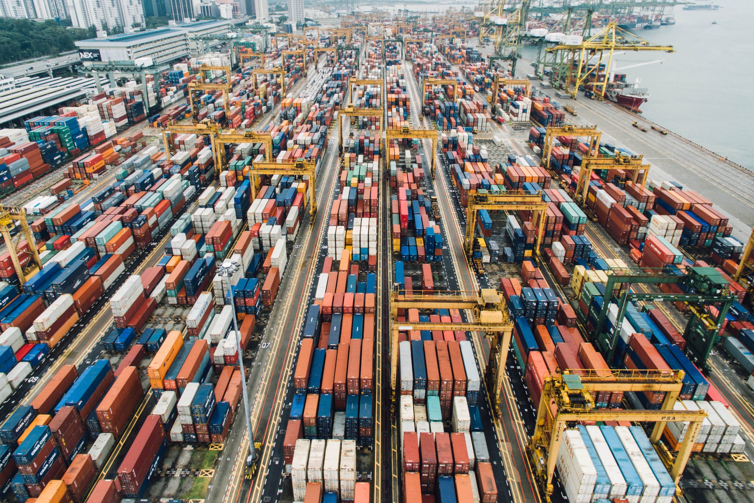 Perdagangan Indonesia surplus 3,51 miliar dolar AS pada November 2021