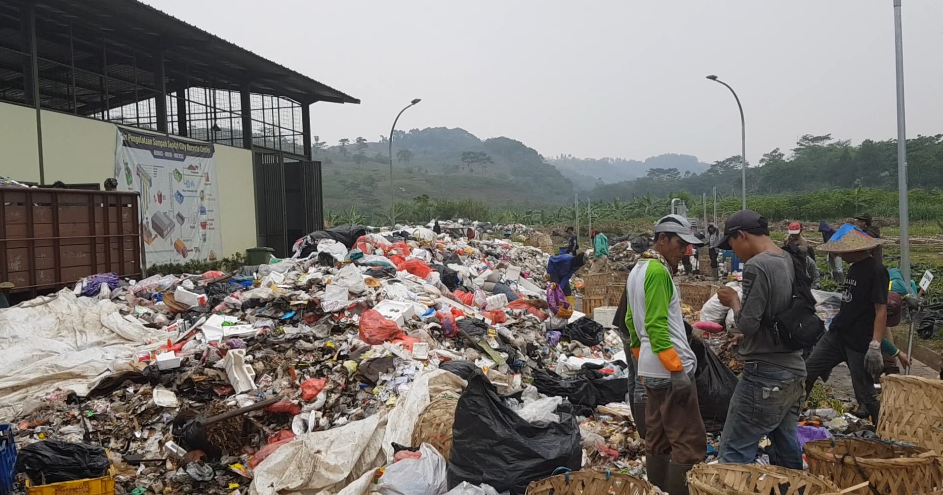 RI, Japan explore cooperation in waste management