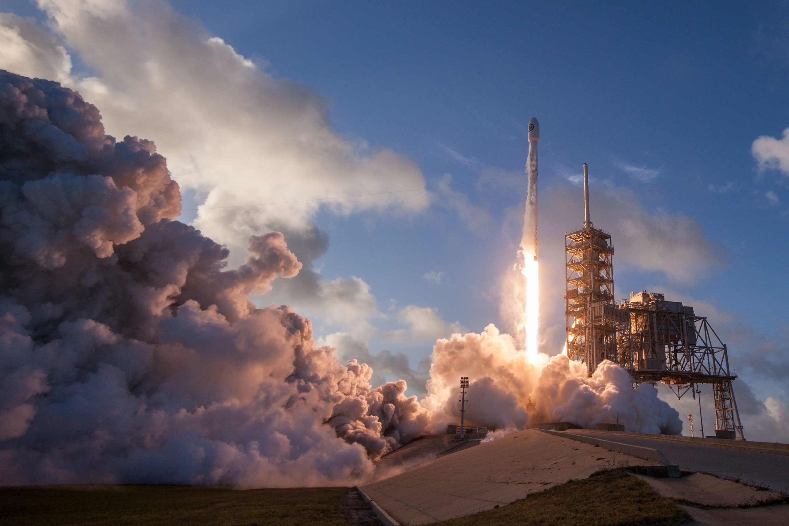 SpaceX luncurkan 47 satelit internet Starlink ke luar angkasa