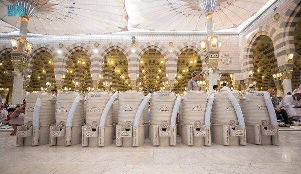 Half mln liters of Zamzam water provided at the Grand Mosque for fast breaking