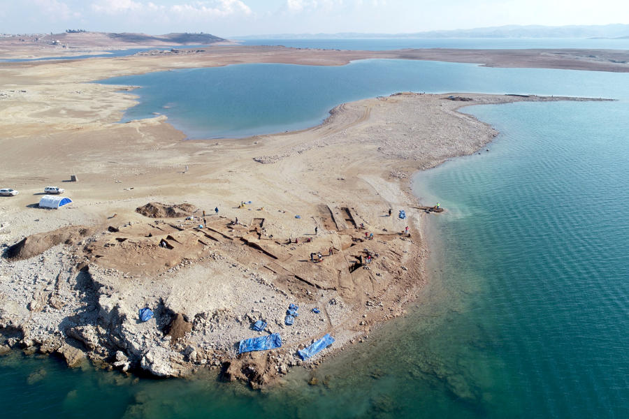 Kekeringan singkap kota berusia 3400 tahun di Sungai Tigris Irak