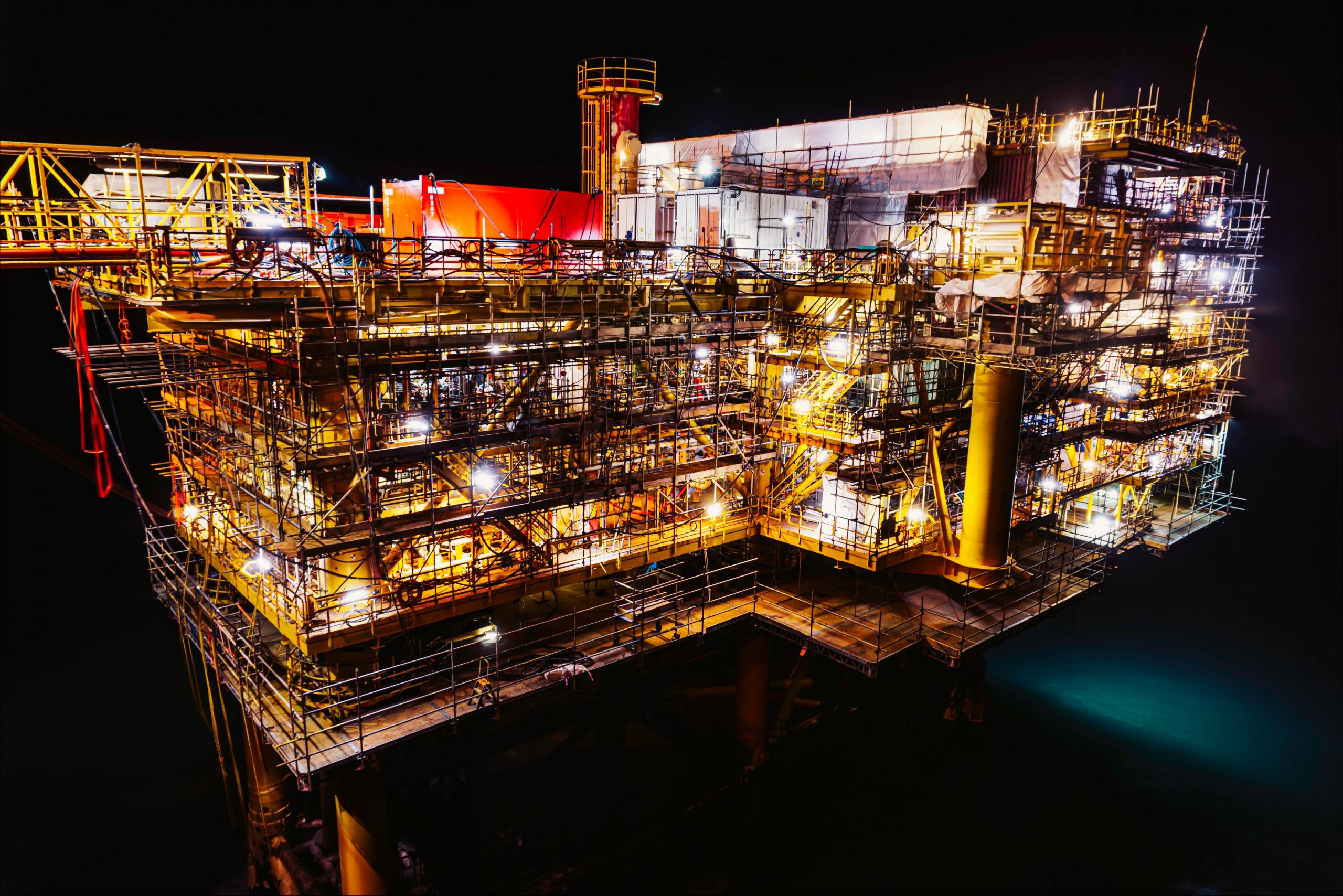 Minyak turun tipis di tengah kesepakatan OPEC+ dan kenaikan harga Saudi