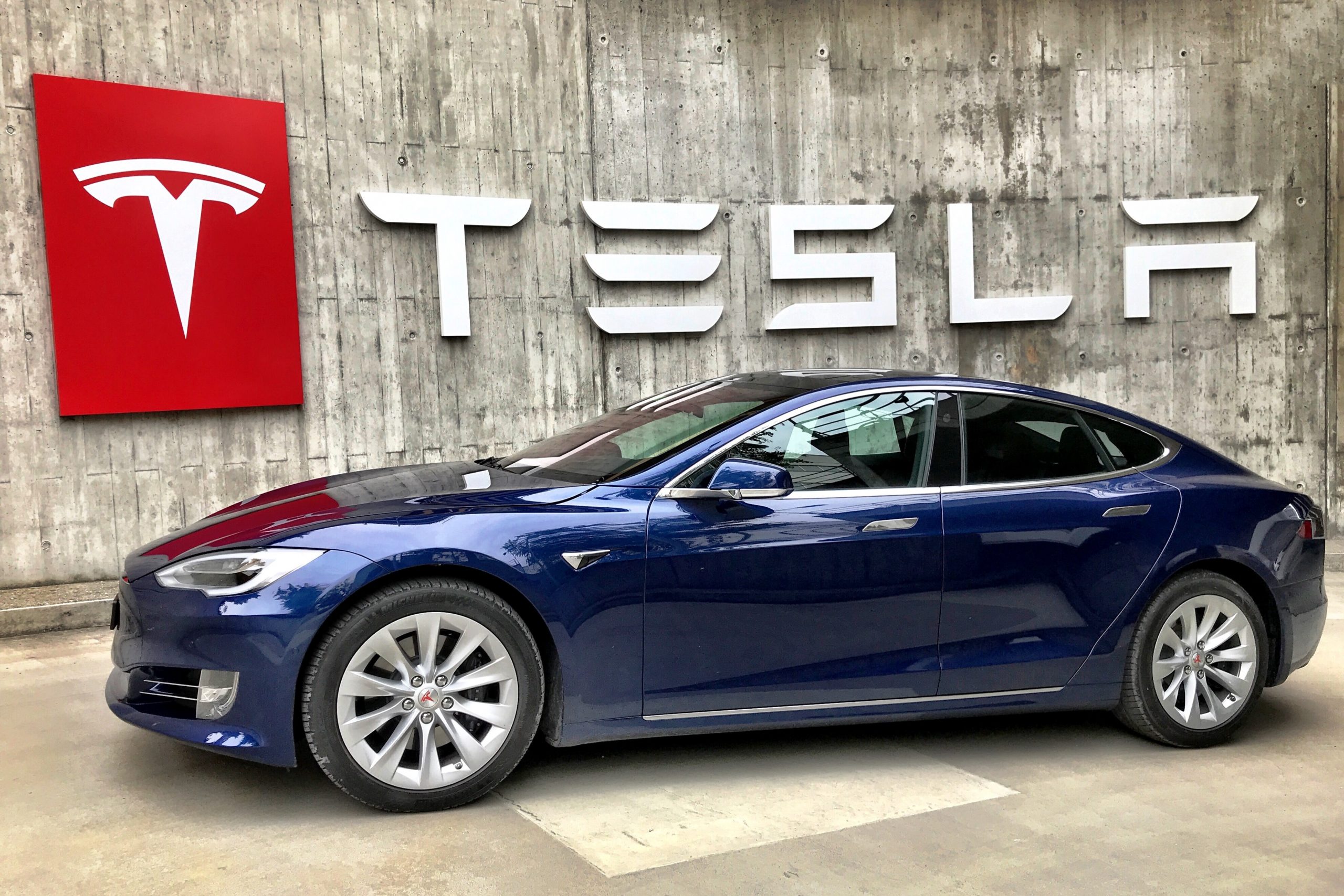 Pabrik Tesla di Shanghai, China kembali produksi penuh