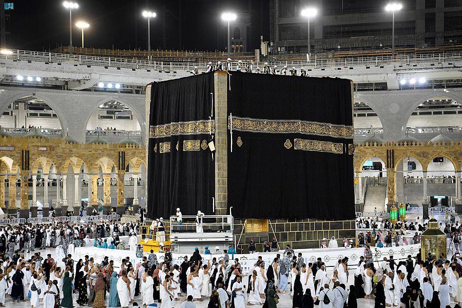 Kaaba gets new cover, installed on eve of Islamic New Year 1444 Hijri