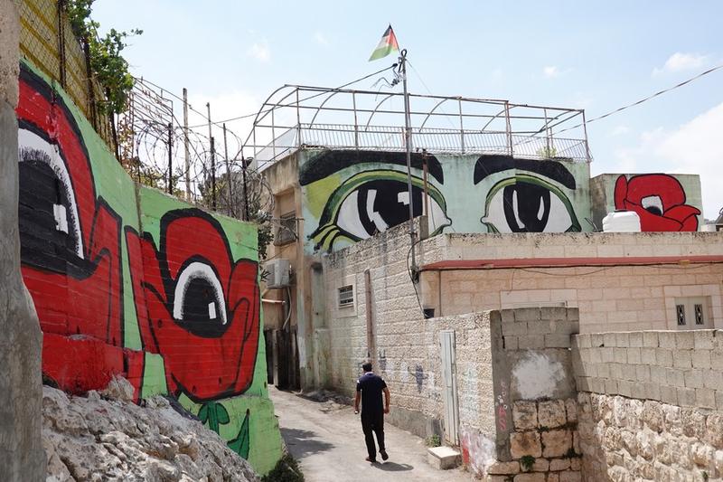 Mural mata raksasa di Silwan