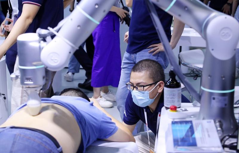 Robot kecerdasan buatan