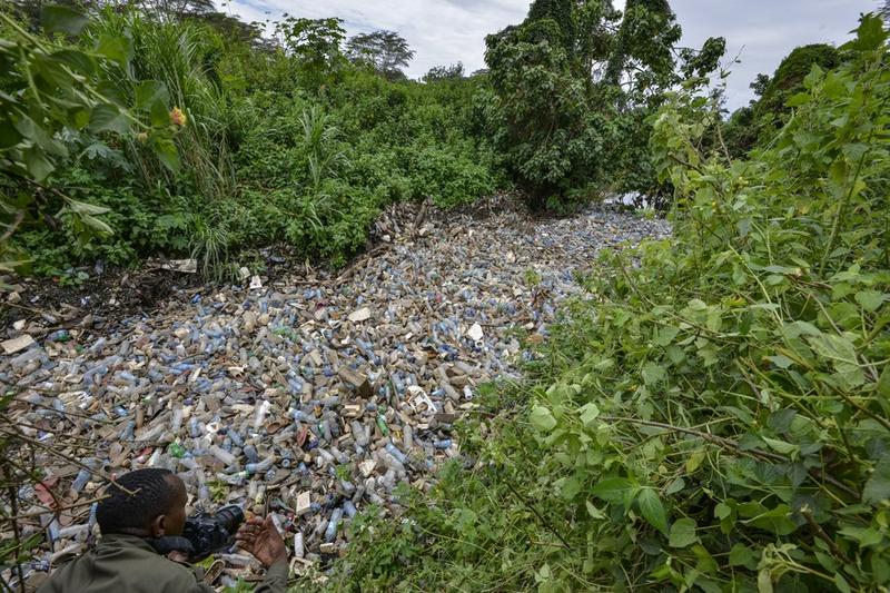 Perjanjian global polusi plastik
