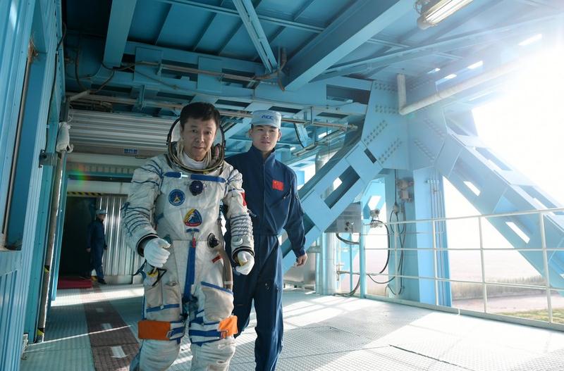Taikonaut China Deng Qingming