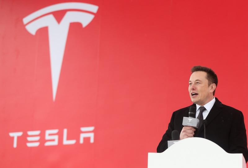 Elon Musk akan mundur