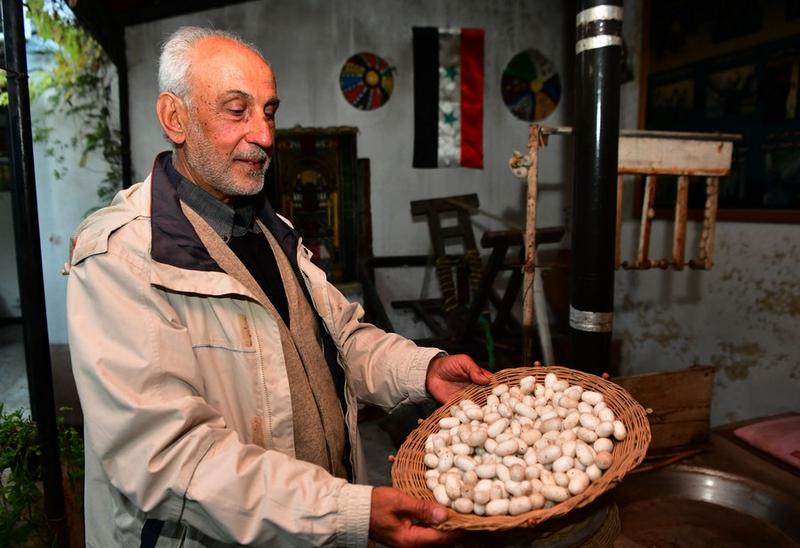 Teknik pembuatan sutra tradisional