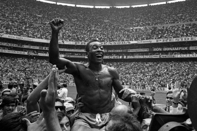 Pele meninggal dunia