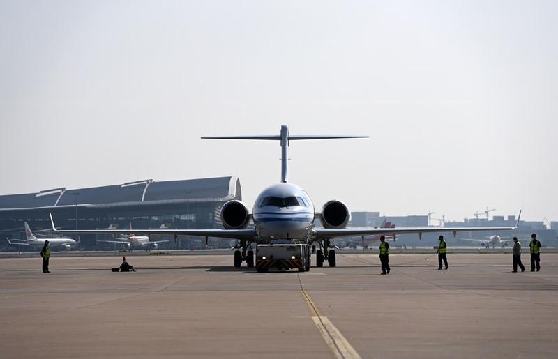 Pesawat ARJ21 buatan China