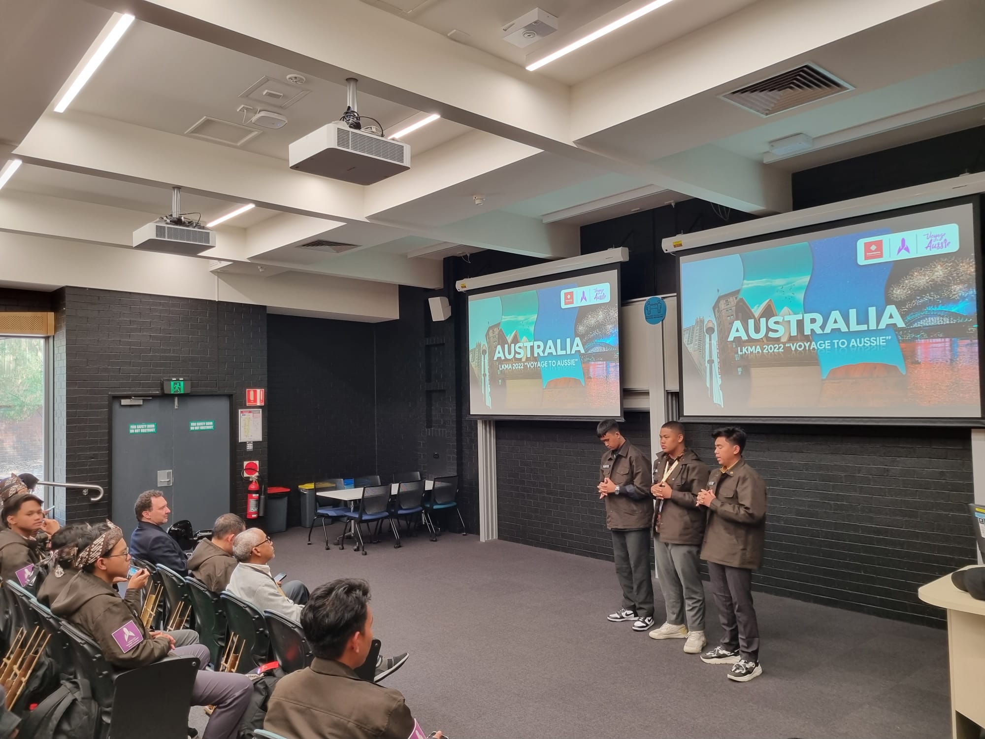 Insantama VOYAGE TO AUSSIE