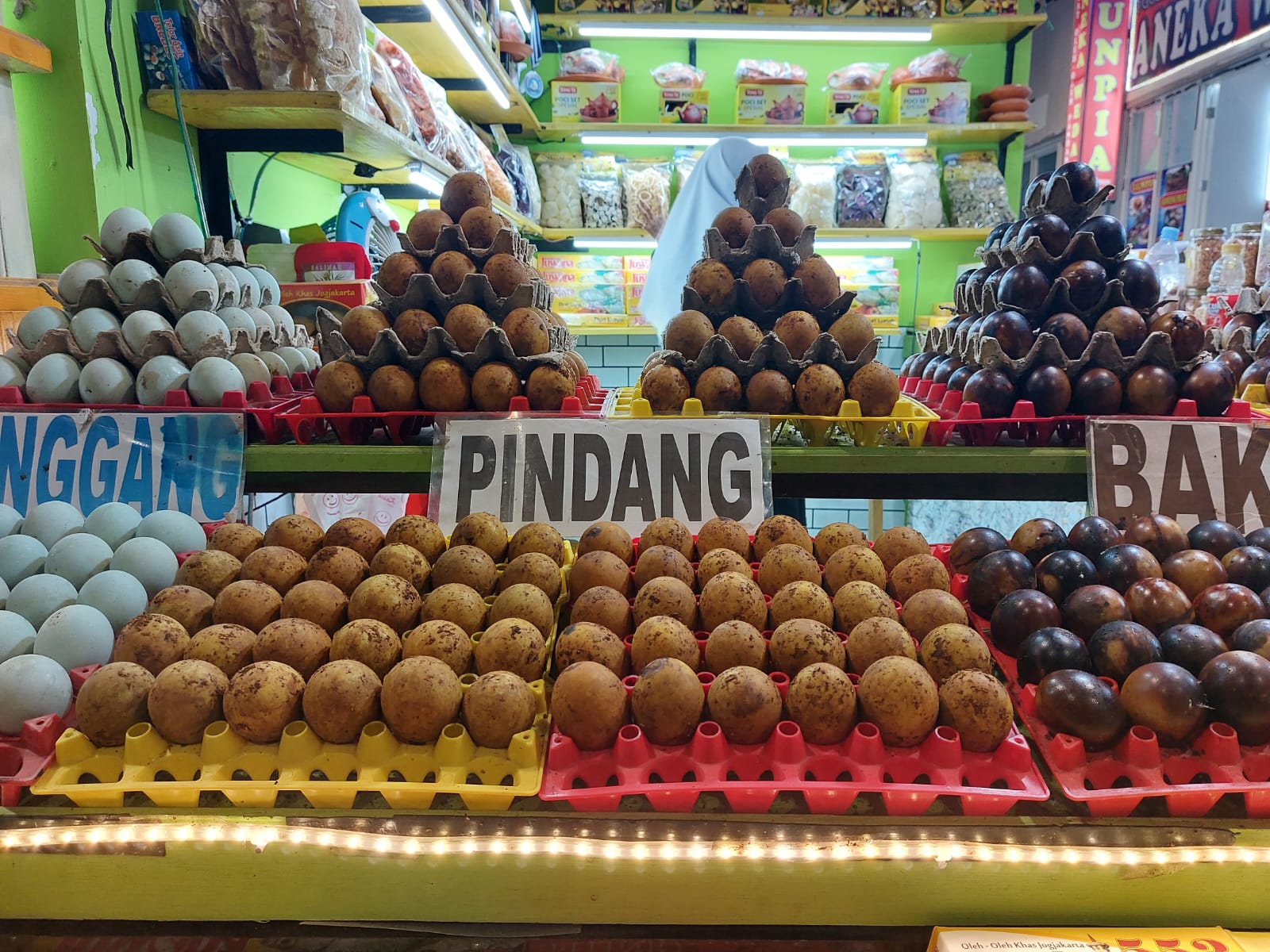 Indonesian foods and beverages