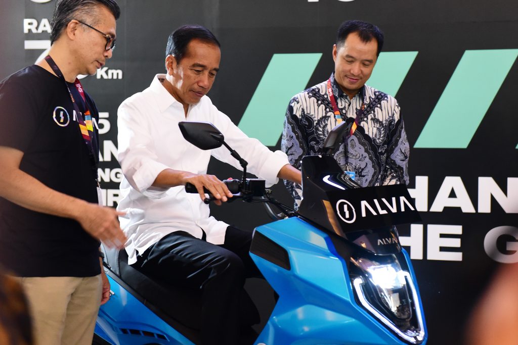 Industri otomotif