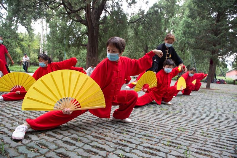 Angka harapan hidup China