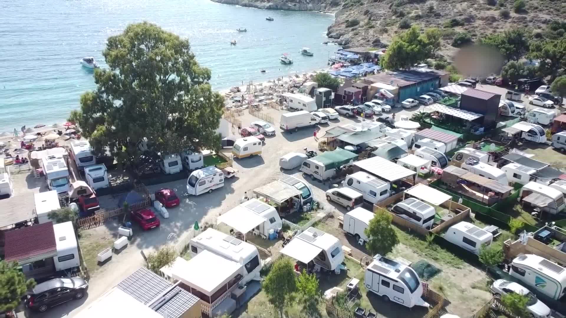 Berkemah di karavan