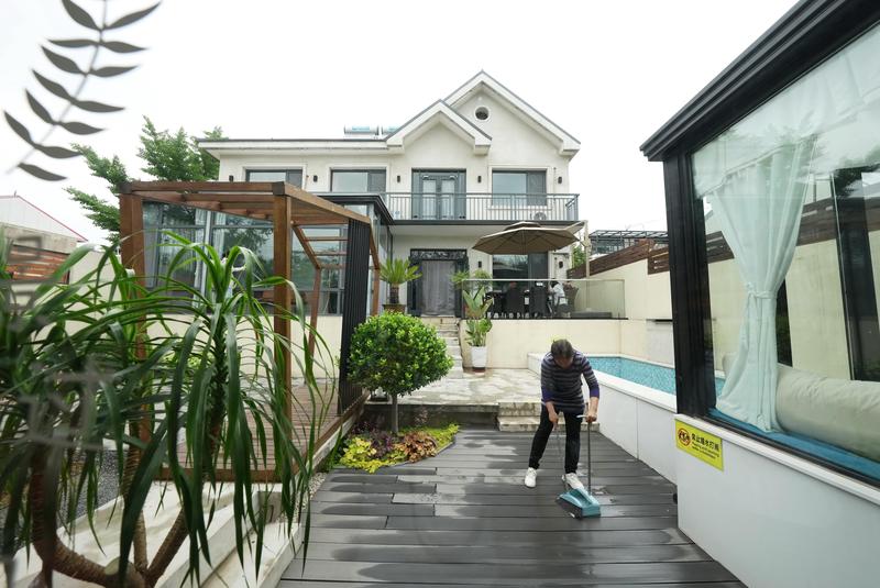 Pembangunan living circle