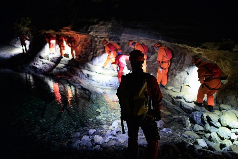 Gua terpanjang di Asia