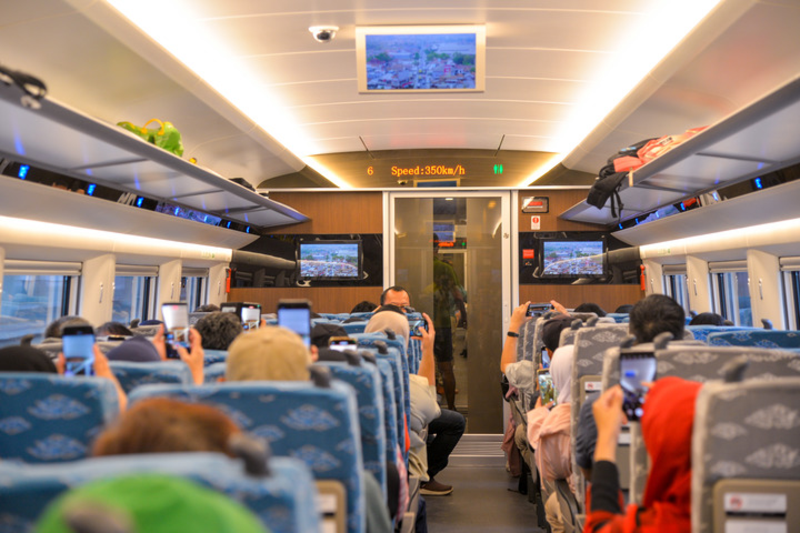 Kereta Cepat Jakarta-Bandung ‘Whoosh’