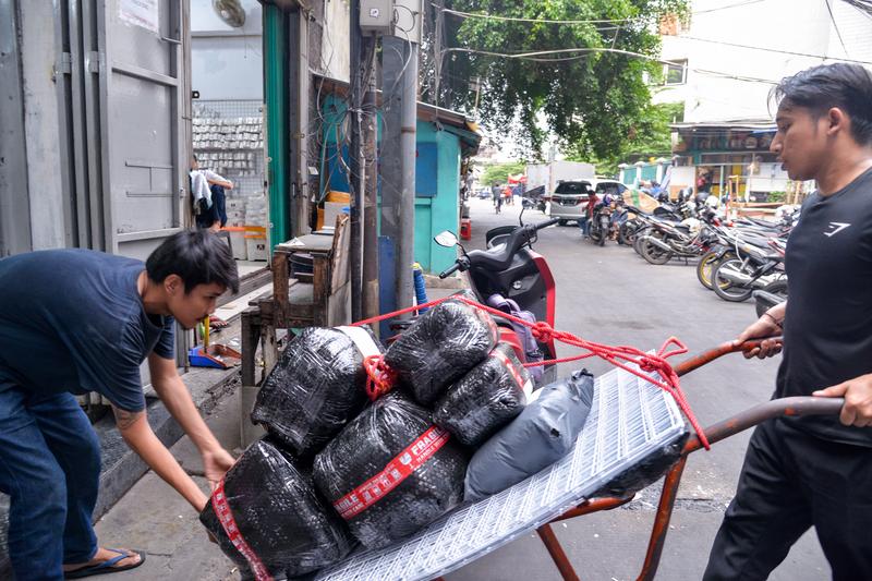 Surplus neraca perdagangan Indonesia