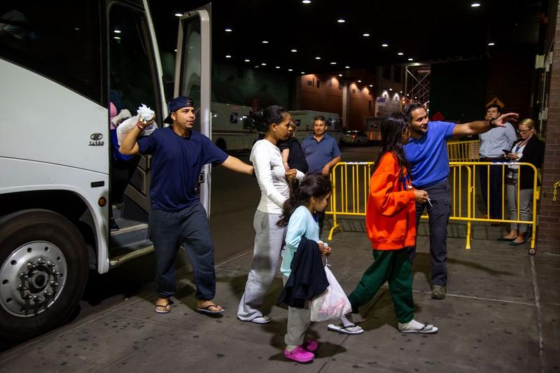 Pembatasan kedatangan bus migran