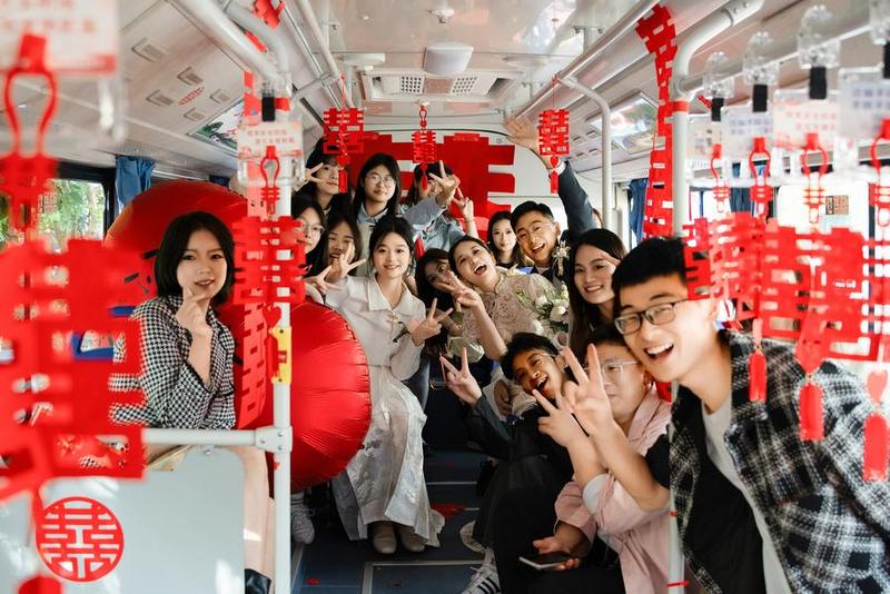 Layanan penyewaan bus pernikahan