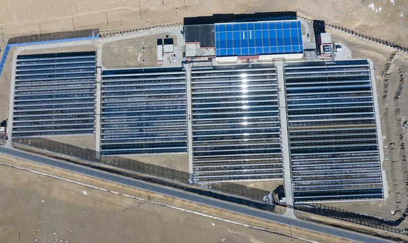 Deretan kolektor surya