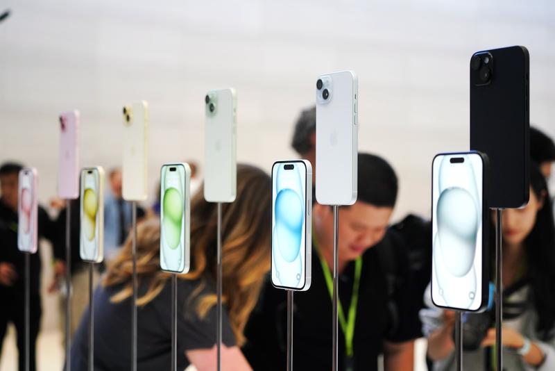 Apple melakukan praktik eksklusif
