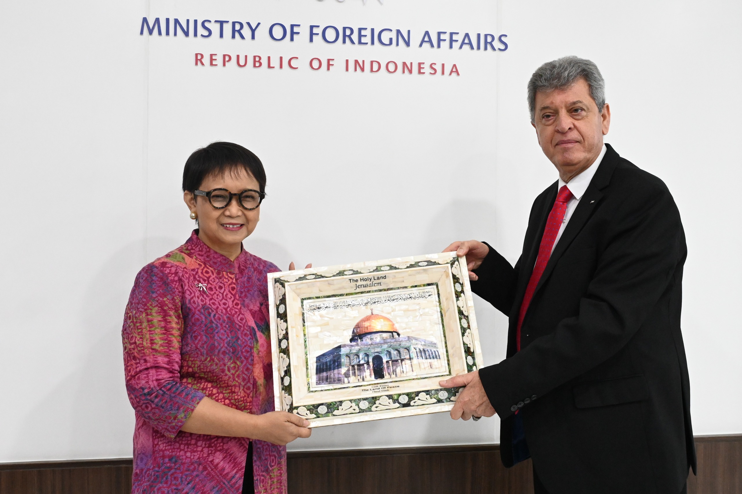 Para duta besar