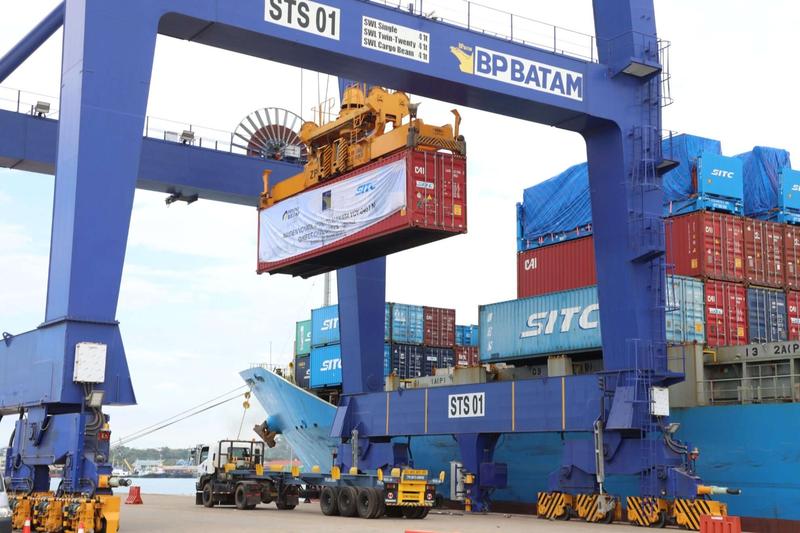 Perdagangan Batam dan China