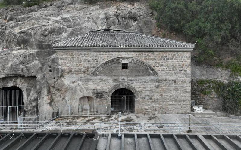 Stone carvings and building