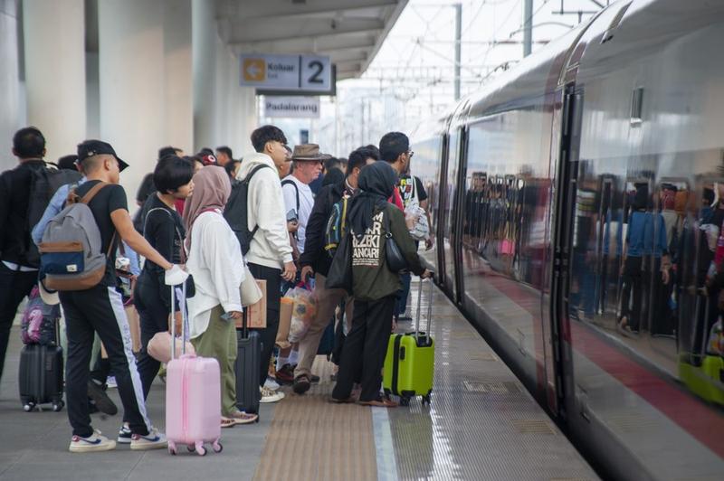 Perjalanan harian kereta cepat