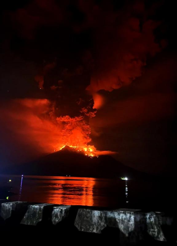 Erupsi gunung berapi Ruang