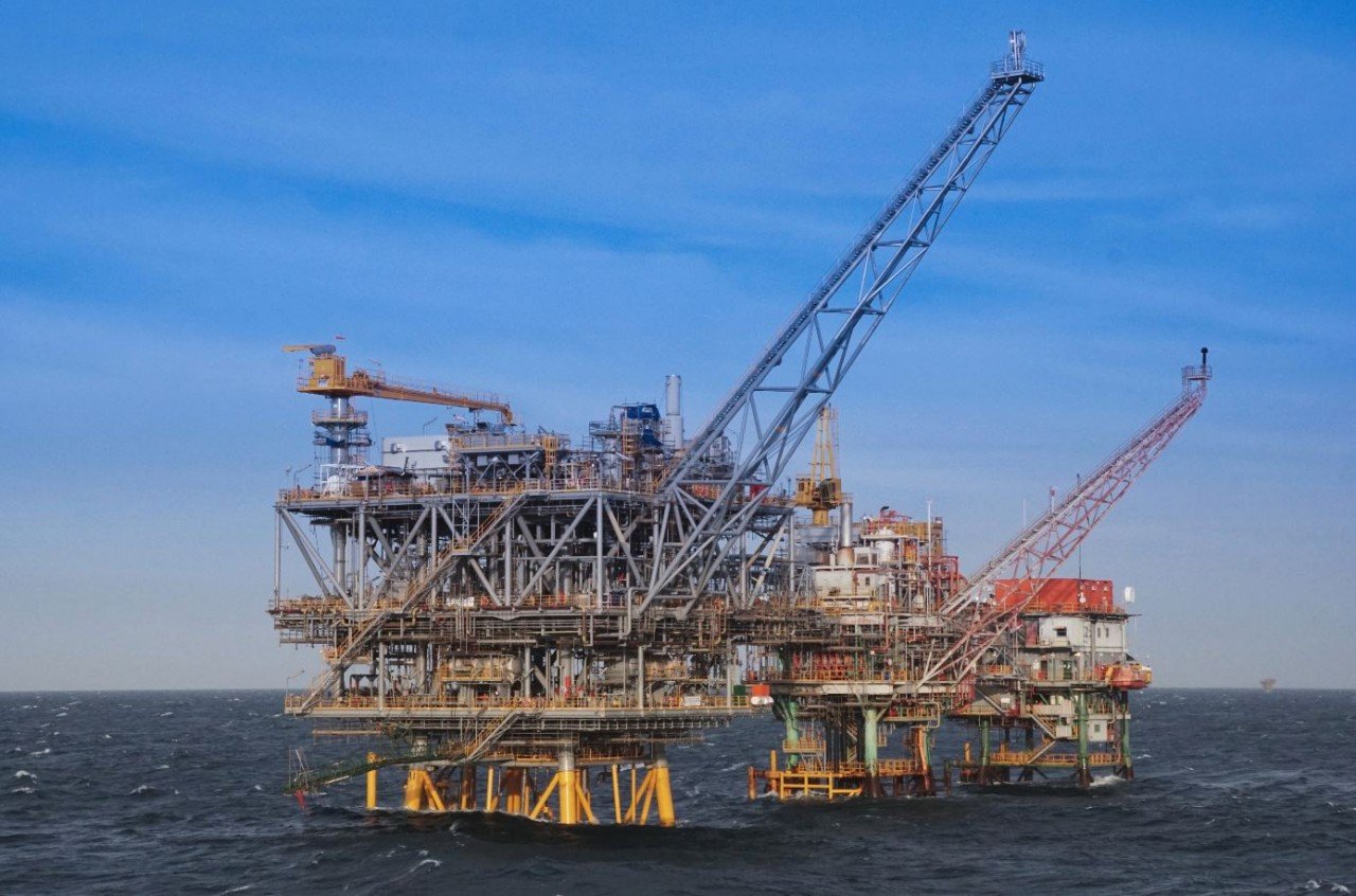 Penurunan harga minyak mentah