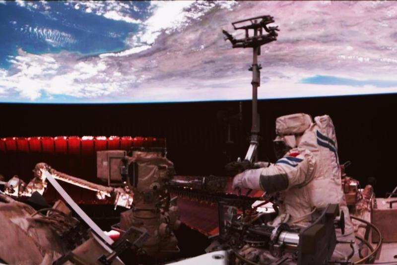 Para taikonaut Shenzhou-18