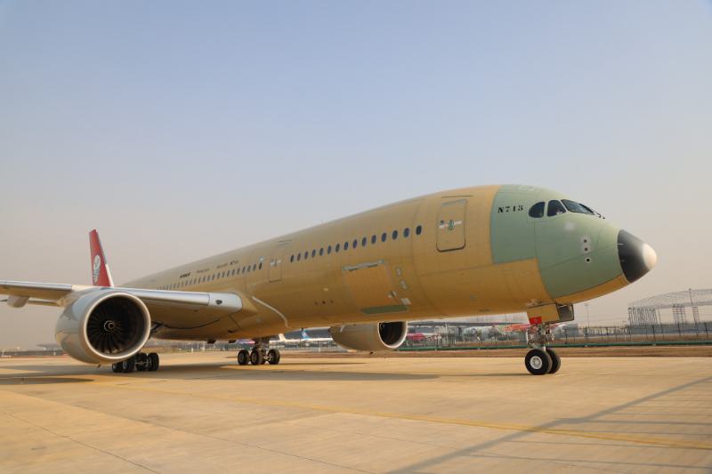 sebuah pesawat Airbus A350