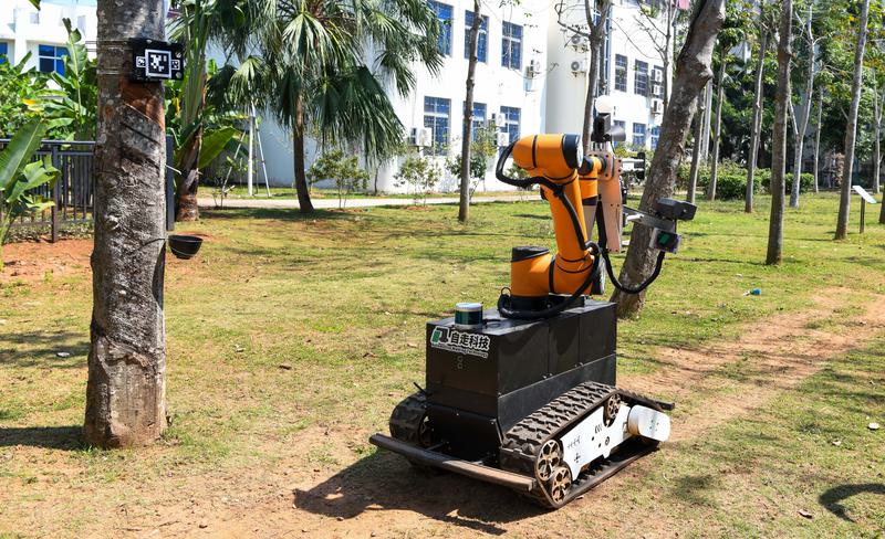 robot penyadap karet alam