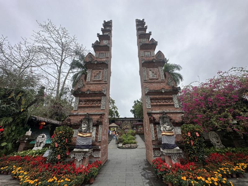 ‘Desa Bali’ di Provinsi Hainan