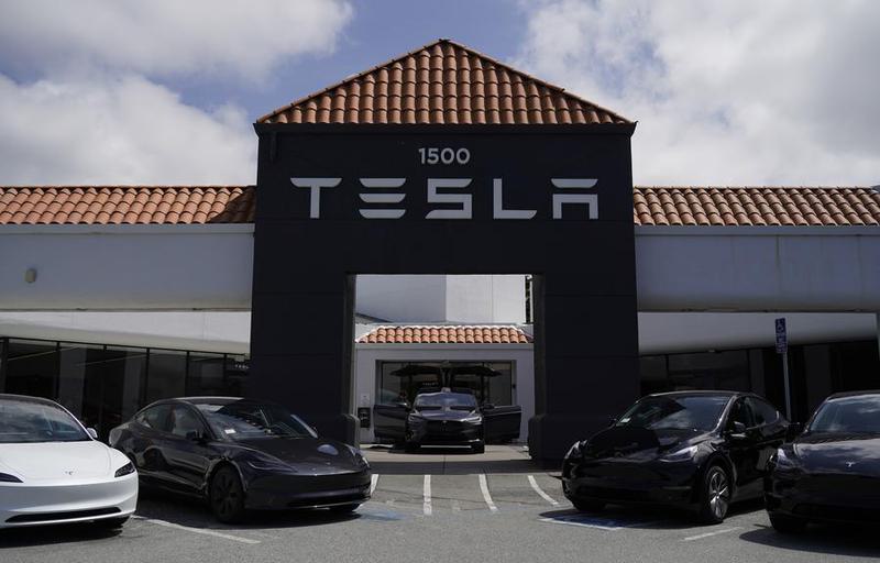 penjualan Tesla di Belanda
